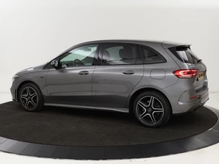 Mercedes-Benz B-Klasse Mercedes-Benz B-klasse 250e AMG Night | Stoelverwarming | Camera |  Carplay | Sfeerverlichting | Leder/Alcantara | Full LED | Widescreen - afbeelding nr 2
