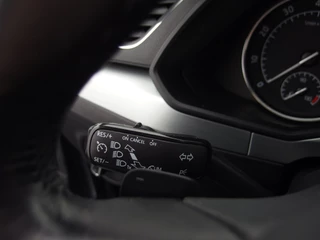 Škoda Superb AUTOMAAT / STOELVERW / XENON / CARPLAY / NAVI / CLIMA / PDC / BLUETOOTH / CRUISE / NL-AUTO - afbeelding nr 22