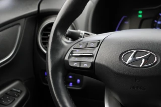 Hyundai Kona Hyundai Kona Electric Premium 64 kWh - Carplay, Camera, Leer, Stoelverw. - afbeelding nr 16