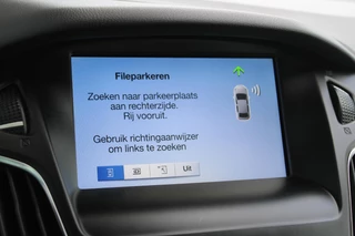 Ford Focus Ford Focus Wagon 1.0 EcoBoost Titanium | Navigatie | Climate Control | Cruise Control | Lichtmetalen Velgen | Voorruitverwarming - afbeelding nr 21