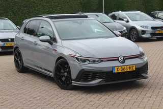 Volkswagen Golf Volkswagen Golf 2.0 TSI GTI Clubsport / Panoramadak / Camera / Head-up / 19'' / IQ Lights / Keyless / Dodehoek / DAB / Stoelverwarming / ACC - afbeelding nr 38