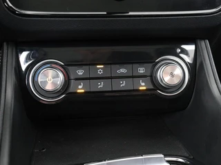 MG ZS EV MG ZS EV Luxury 45 kWh | Panoramadak | Leder |  Stoelverwarming | Carplay | Adaptive cruise | Camera | Keyless | Full LED | Navigatie - afbeelding nr 10