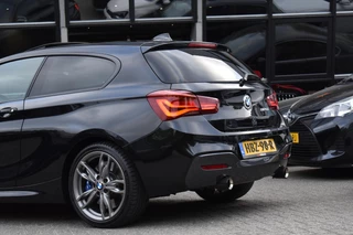BMW 1 Serie BMW 1-serie M140i xDrive High Executive Pano Camera H/K Leder Elekstoel - afbeelding nr 48
