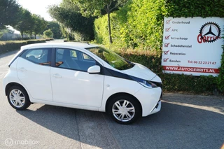Toyota Aygo Toyota Aygo 1.0 VVT-i x-play - afbeelding nr 2