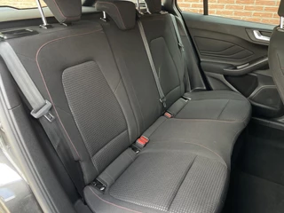 Ford Focus Ford Focus Wagon 1.0 EBH ST Line automaat 155pk - afbeelding nr 26