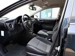 Toyota Auris Toyota Auris Touring Sports 1.8 Hybrid Executive | Half Leder | Park-Assist | LED Koplampen - afbeelding nr 3