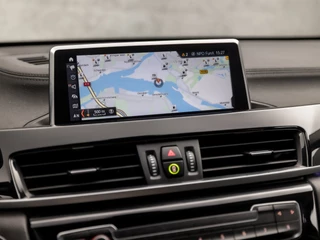 BMW X1 BMW X1 xDrive25e Sportline 221Pk Automaat (GROOT NAVI, DEALER ONDERHOUDEN, SFEERVERLICHTING, CLIMATE, LEDER, STOELVERWARMING, SPORTSTOELEN, GETINT GLAS, ELEK ACHTERKLEP, NIEUWE APK, NIEUWSTAAT) - afbeelding nr 8