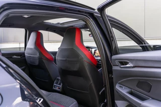 Volkswagen Golf Volkswagen Golf 2.0 TSI GTI Clubsport 45 Jahre Akra Pano DSG - afbeelding nr 53