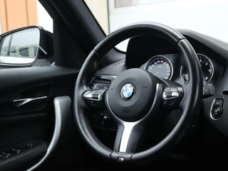 BMW 1 Serie BMW 1-serie 116d Executive | M-sport | Shadowline | Sportstoelen | Automaat | All-seasonbanden | - afbeelding nr 30