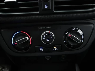 Hyundai i10 Hyundai i10 1.0 Comfort Smart | Trekhaak | Stoelverwarming | Camera | navi - afbeelding nr 38