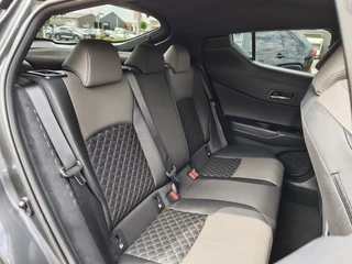 Toyota C-HR Toyota C-HR 1.8 Hybrid Executive | Navi | JBL | Sensoren v/a | Android Auto - afbeelding nr 31