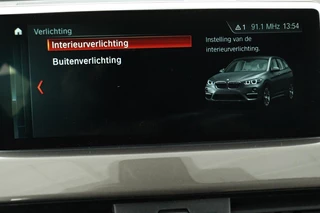 BMW X1 BMW X1 sDrive20i Orange Edition II | Leder |  Stoelverwarming | Head-Up | Full LED | Sportstoelen | Navigatie | Park Assist | Bluetooth - afbeelding nr 11