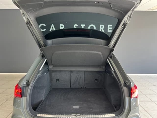 Audi Q3 Audi Q3 35 TFSI Advanced AUTOMAAT NL AUTO Lichtmetalen velgen 20