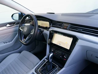 Volkswagen Passat Volkswagen Passat Variant 1.4 TSI PHEV 218pk GTE Highline | Leder | Panoramadak | 360 Camera | Virtual cockpit - afbeelding nr 23