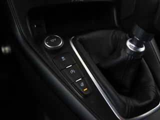 Ford Focus Ford Focus 2.0 ST-3 | Stoel & stuurverwarming |  Recaro sportstoelen | Xenon | Bluetooth | Climate control | Half leder | Cruise control - afbeelding nr 13