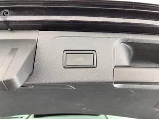 Volkswagen Passat Volkswagen Passat Variant 1.4 TSI GTE Highline Aut. *PANO | LEATHER-ALCANTARA | FULL-LED | NAVI-FULLMAP | ERGONOMIC-SPORT-SEATS | CARPLAY | CAMERA | DAB+ | ECC | HEATED-SEATS | PDC | TOWBAR | SHIFT-PADDLES | AMBIENT-LIGHT | 17''ALU* - afbeelding nr 23