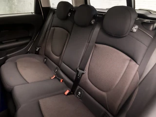 MINI Clubman Automaat (NAVIGATIE, CLIMATE, STOELVERWARMING, GETINT GLAS, SPORTSTOELEN, CRUISE, PARKEERSENSOREN, NIEUWSTAAT) - afbeelding nr 15