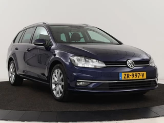 Volkswagen Golf Volkswagen Golf 1.0 TSI Highline | Stoelverwarming | Trekhaak |  Massage | Carplay | Adaptive cruise | Active Info Display | Navigatie | Parkeerhulp | Climate control - afbeelding nr 32