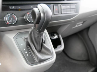 Volkswagen Transporter Volkswagen Transporter 2.0 TDI 150PK L2H1 Automaat Dubbele Cabine | LED | TREKHAAK | APPLE CARPLAY | - afbeelding nr 14