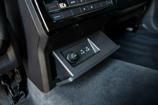 Volkswagen Touareg Volkswagen Touareg R 3.0 TSi eHybrid 4MOTION | Full Option | Panodak | Massage | Trekhaak | Black Style | 21 inch | - afbeelding nr 36