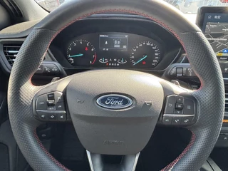 Ford Focus Ford Focus Wagon 1.0 EcoBoost Hybrid ST Line 125PK Automaat Winterpack SYNC4 Cruise Navi Camera Climate Parkeersensoren Privacy Glass *1500KG Trekgewicht* - afbeelding nr 13