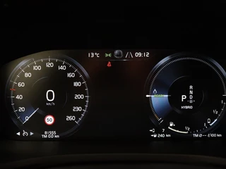 Volvo V60 Volvo V60 T8 PLUG-IN HYBRID AWD R-DESIGN HARMAN KARDON CAMERA DAB+ - afbeelding nr 28