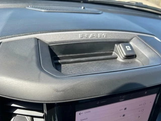 Dodge Ram 1500 Dodge Ram 1500 Night edition 3.6L E-torque 2025 Model - afbeelding nr 18