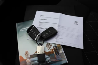 Škoda Superb Pano/LED/DCC/ACC/Columbus Navi/Camera/Elek. stoelen/Keyless/19