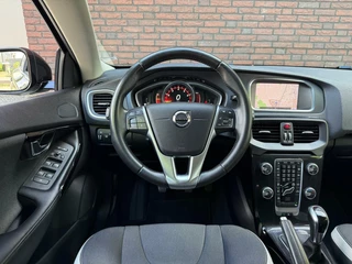 Volvo V40 Volvo V40 2.0 T2 |R-design Dif|Polestar|Digitaal|LED|Navi|Cruise - afbeelding nr 3
