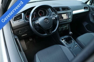 Volkswagen Tiguan Volkswagen Tiguan 1.4 TSI / Stoelverwarming / Navi / ACC / Trekhaak / PDC / Lane Assist / 17