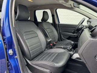 Dacia Duster Dacia DUSTER 1.3 TCe Extreme Automaat Camera Navigatie Carplay Clima Cruise Leder - afbeelding nr 23