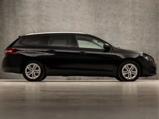 Peugeot 308 Peugeot 308 SW 1.2 PureTech Sport (PANORAMADAK, APPLE CARPLAY, GROOT NAVI, ADAPTIVE CRUISE, PARKEERSENSOREN, SPORTSTOELEN, GETINT GLAS, CRUISE, DAB+, NIEUWSTAAT) - afbeelding nr 4
