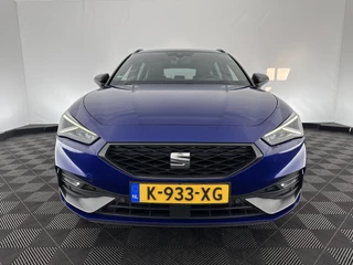 SEAT Leon SEAT Leon Sportstourer 1.5 eTSI FR Launch Edition Aut. *FULL-LED | DIGI-COCKPIT | NAVI-FULLMAP | LEATHER-MICROFIBRE | CARPLAY | KEYLESS | SHIFT-PADDLES | SPORT-SEATS | HEATED-SEATS | AMBIENT-LIGHT | CAMERA | ECC | PDC | CRUISE | TOWBAR | 17' - afbeelding nr 2