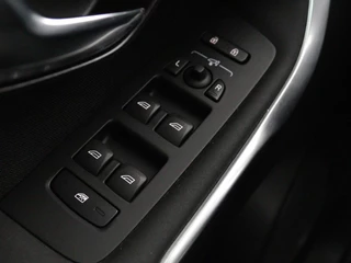 Volvo V40 Volvo V40 2.0 D2 Momentum | Automaat | Full LED |  Harman/Kardon | Trekhaak | Navigatie | Climate control | Cruise control | Parkeerhulp - afbeelding nr 13