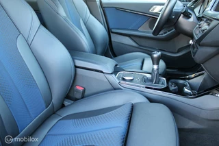 BMW 1 Serie BMW 1-serie 118i M Sport High Executive, Sportstoelen, Carplay, Pdc voor + achter, Stoelverwarming, Cruise, Clima. - afbeelding nr 8