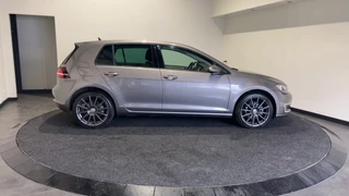 Volkswagen e-Golf | Lederen Bekleding | Zwarte Velgen | Privacy Glass | Lage km. stand! | SoH (batterijcheck) 86,4 % score! - afbeelding nr 3