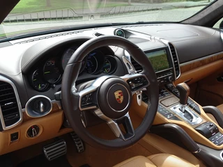 Porsche Cayenne Porsche Cayenne 3.0 S E-Hybrid 333PK PDK Sport Design / 2015 / LED *NAP* - afbeelding nr 17