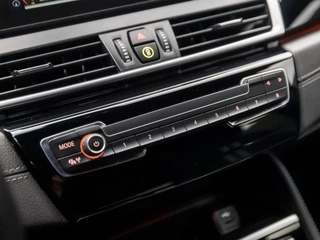 BMW 2 Serie Automaat (GROOT NAVI, M PAKKET, HEAD-UP DISPLAY, LEDER, SFEERVERLICHTING, GETINT GLAS, SPORTSTOELEN, DIGITAL COCKPIT, CRUISE, NIEUWE APK, NIEUWSTAAT) - afbeelding nr 9