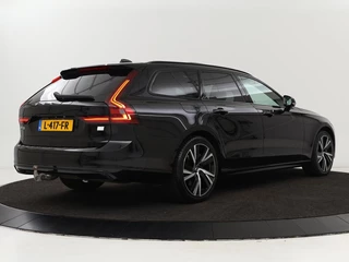 Volvo V90 Volvo V90 2.0 T8 AWD R-Design | Panoramadak | Head-Up | Trekhaak | Stoel & stuurverwarming | Leder | 360 camera | Luchtvering | Harman/Kardon | Adaptive cruise | Achterbankverwarming - afbeelding nr 43
