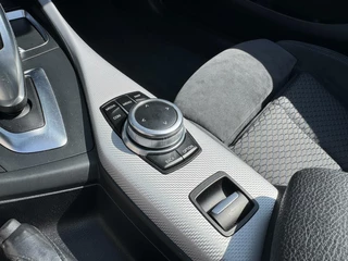BMW 2 Serie BMW 2-serie Cabrio 218i Executive M-Sport|Navi|NL-Auto - afbeelding nr 10