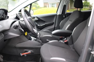 Peugeot 208 Peugeot 208 1.2 82pk Style Pack 5-drs ECC/Cruise/Navi/PDC - afbeelding nr 4