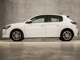 Peugeot 208 Peugeot 208 1.2 PureTech Sport (APPLE CARPLAY, GROOT NAVI, 360 CAMERA, LM VELGEN, SPORTSTOELEN, LANE ASSIST, LED KOPLAMPEN, PARKEERSENSOREN, NIEUWE APK, NIEUWSTAAT) - afbeelding nr 2