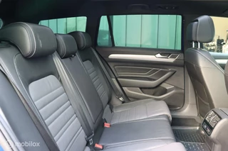 Volkswagen Passat Volkswagen Passat Variant 2.0 TSI 4Motion  / R-Line / Pano - afbeelding nr 15