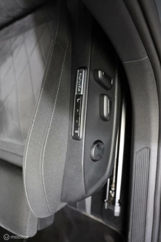 Volkswagen Golf Volkswagen Golf 1.5 eTSI Style- AUTOMAAT-WINTERPPACK-NAVI - afbeelding nr 13