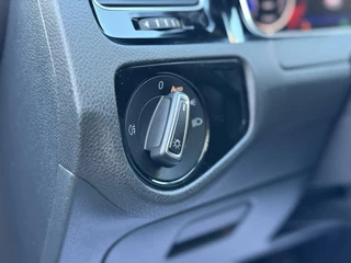 Volkswagen Golf Volkswagen Golf 7.5 R 2.0 TSI 4Motion|AKRA|PANO|DYNAUDIO - afbeelding nr 51