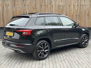 Škoda Karoq Skoda Karoq 1.5 TSI Sportline Automaat | Panoramadak | LED | Stoelverwarming | Adaptieve cruise control | Dode hoek detectie | Trekhaak uitklapbaar | Canton HiFi | Elektrisch bedienbare achterklep | Parkeersensoren voor en achter | Achteruitrijcamera - afbeelding nr 2