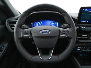 Ford Kuga Aut. *PANO | DIGI-COCKPIT | FULL-LED | HEAD-UP | KEYLESS | DAB | CARPLAY | CAMERA | NAVI-FULLMAP | LANE-ASSIST | ADAPT.CRUISE | AMBIENT-LIGHT | TOWBAR | SPORT-SEATS | 19