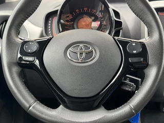 Toyota Aygo Toyota Aygo 1.0 VVT-i x-play Airco Camera Bluetooth Media player Nieuwe 4 seizoenen banden - afbeelding nr 36