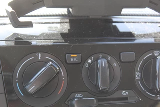 Volkswagen up! Airco , Cruise control , Stoelverwaming , DAB radio - afbeelding nr 12