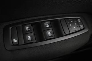 Renault Mégane Renault Mégane 1.3 TCe Limited | Carplay | Keyless | Navigatie |  Climate control | Parkeerhulp | Cruise control | DAB | Bluetooth - afbeelding nr 21
